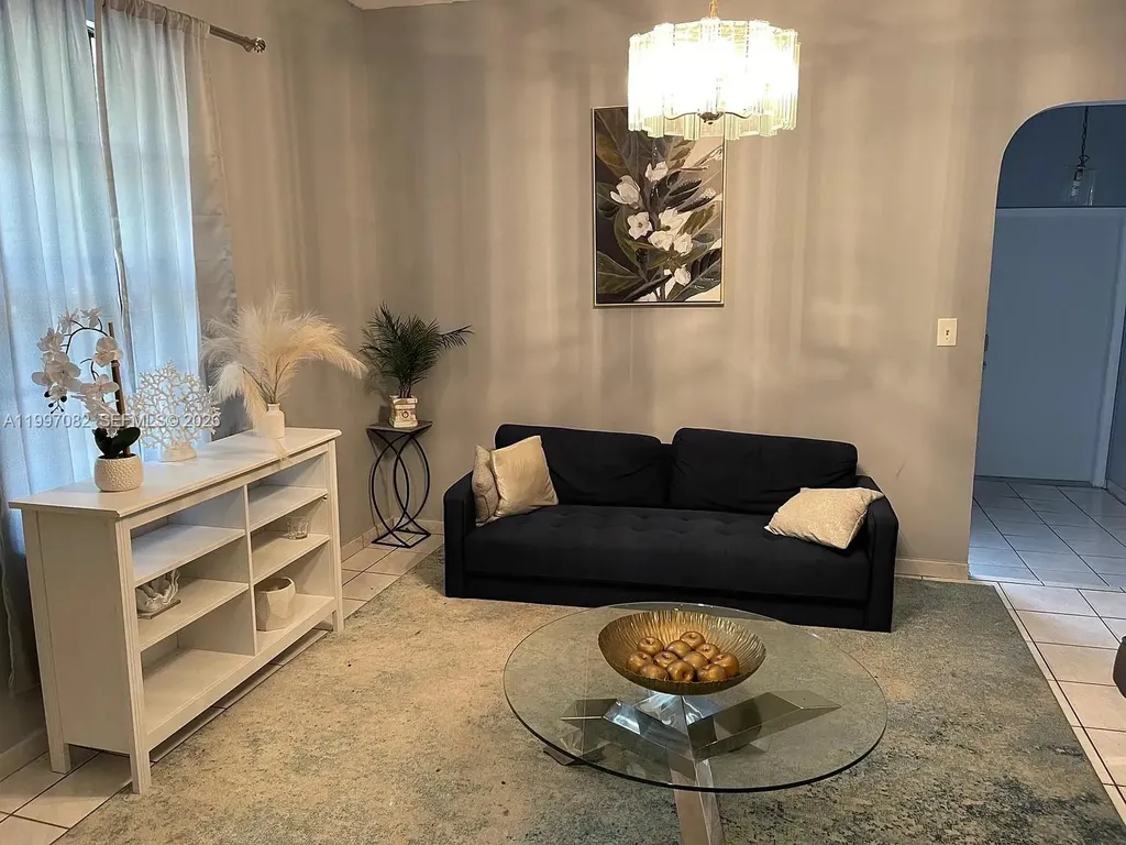 638 SW 15th Avenue Miami FL 33135