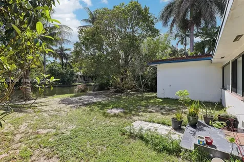 314 NE 85th Street El Portal FL 33138