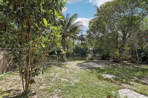 314 NE 85th Street El Portal FL 33138