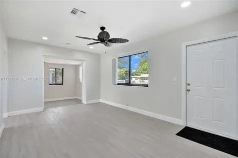 136 Miami Gardens Road West Park FL 33023