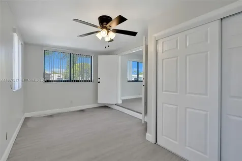 136 Miami Gardens Road West Park FL 33023
