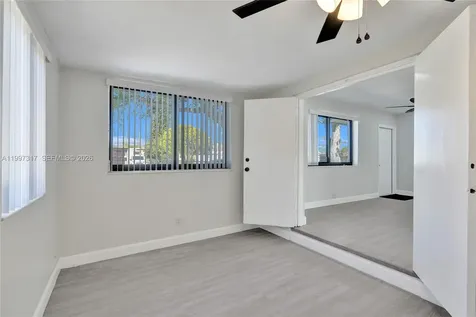 136 Miami Gardens Road West Park FL 33023