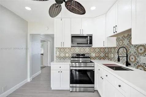 136 Miami Gardens Road West Park FL 33023