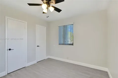 136 Miami Gardens Road West Park FL 33023