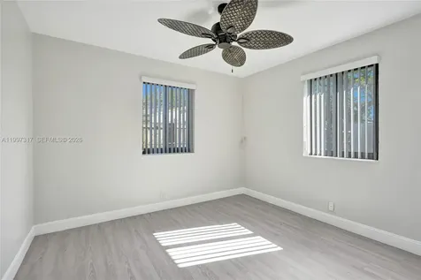 136 Miami Gardens Road West Park FL 33023