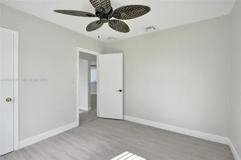 136 Miami Gardens Road West Park FL 33023