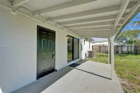 136 Miami Gardens Road West Park FL 33023