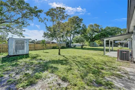 136 Miami Gardens Road West Park FL 33023