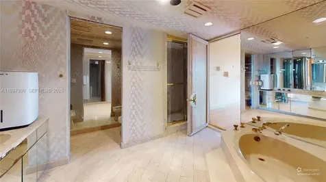 11113 Biscayne Boulevard Miami FL 33181