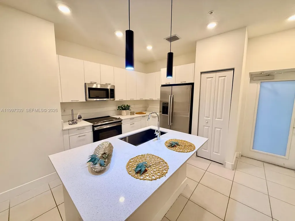 8001 NW 41st Street Doral FL 33166