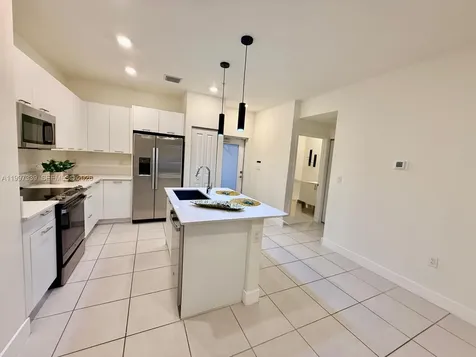 8001 NW 41st Street Doral FL 33166