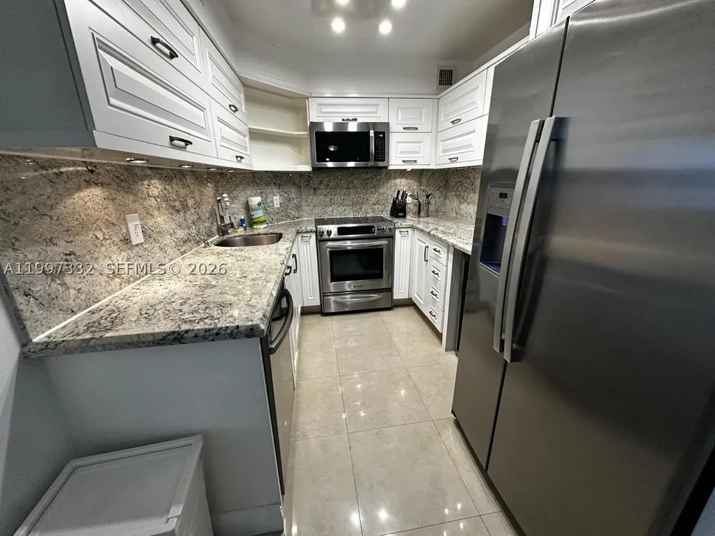 5225 Collins Avenue Miami Beach FL 33140