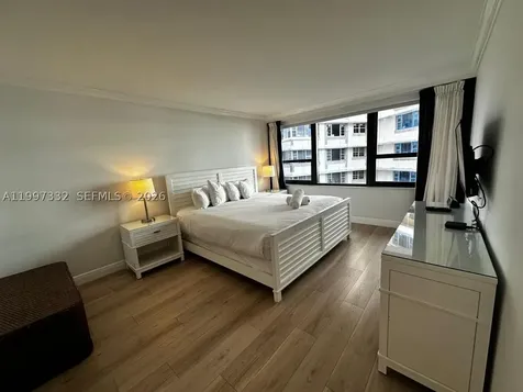 5225 Collins Avenue Miami Beach FL 33140