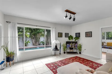 470 NW 88th Terrace El Portal FL 33150
