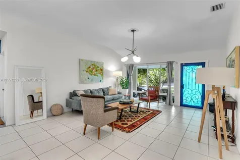 470 NW 88th Terrace El Portal FL 33150