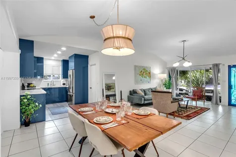 470 NW 88th Terrace El Portal FL 33150
