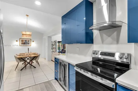 470 NW 88th Terrace El Portal FL 33150