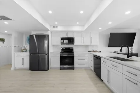 3180 S Ocean Drive Hallandale Beach FL 33009