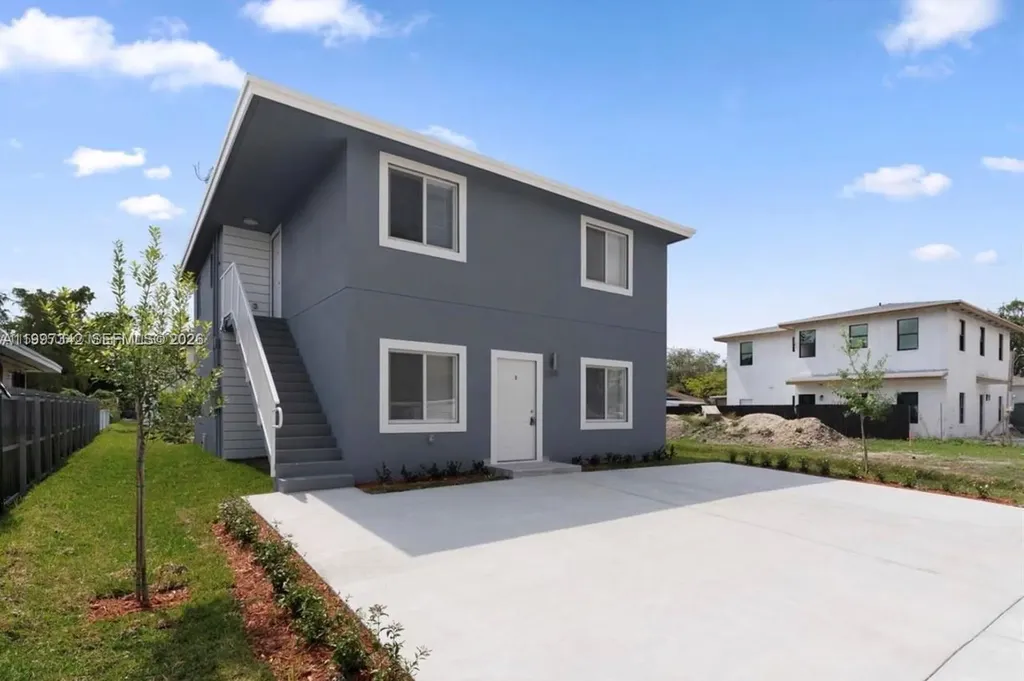 2268 NW 52nd Street Miami FL 33142
