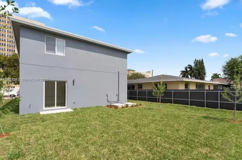 2268 NW 52nd Street Miami FL 33142