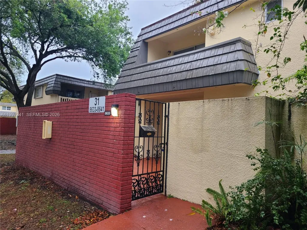 8633 SW 137 Avenue Miami FL 33183
