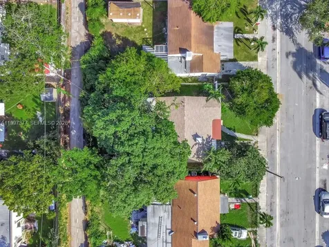 547 NW 49th Street Miami FL 33127