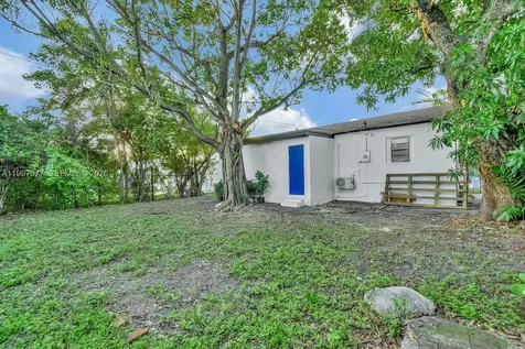 547 NW 49th Street Miami FL 33127