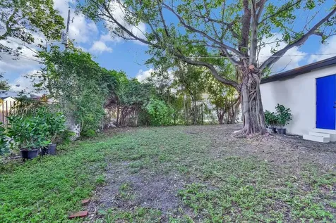547 NW 49th Street Miami FL 33127