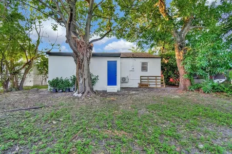 547 NW 49th Street Miami FL 33127