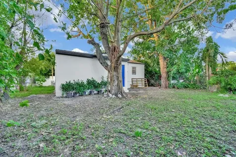 547 NW 49th Street Miami FL 33127