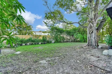 547 NW 49th Street Miami FL 33127