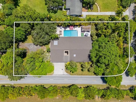 7990 SW 76th Avenue Miami FL 33143