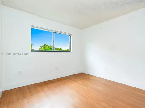 1490 W 42nd Place Hialeah FL 33012