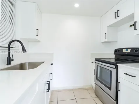 1490 W 42nd Place Hialeah FL 33012