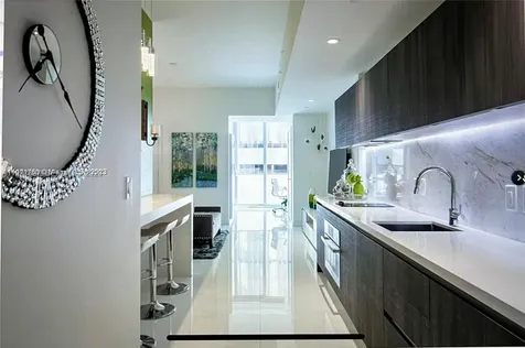851 NE 1st Avenue Miami FL 33132