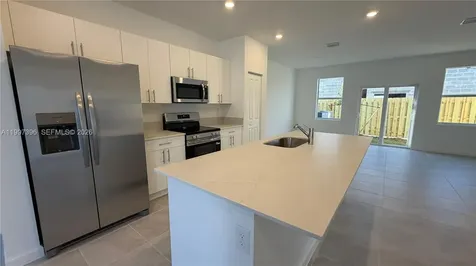 1087 SE 2nd Terrace Florida City FL 33034