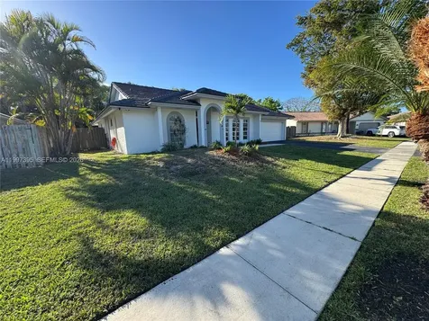 427 SW 169th Terrace Weston FL 33326