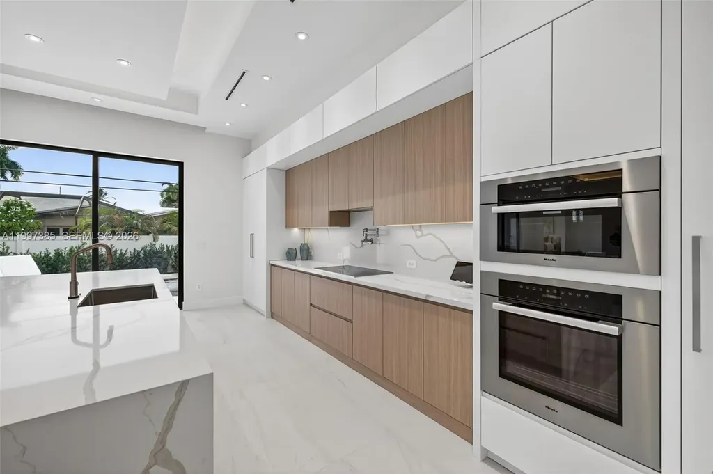 2757 NE 34 Street Fort Lauderdale FL 33306