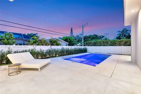 2757 NE 34 Street Fort Lauderdale FL 33306