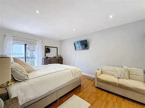 1291 SW 124th Court Miami FL 33184