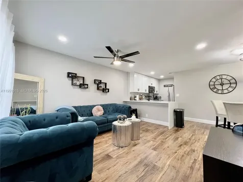 10019 Winding Lake Road Sunrise FL 33351