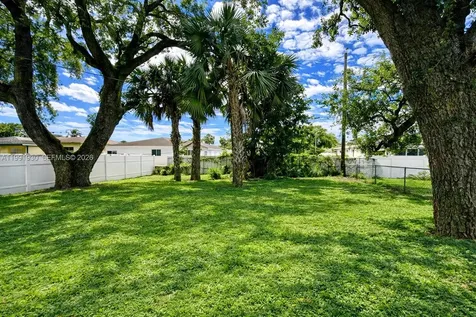 2840 NW 8th Street Fort Lauderdale FL 33311