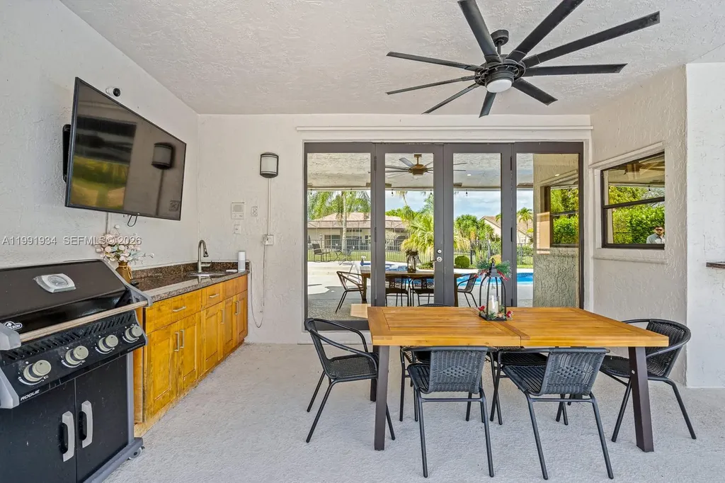 8412 NW 52nd Place Coral Springs FL 33067