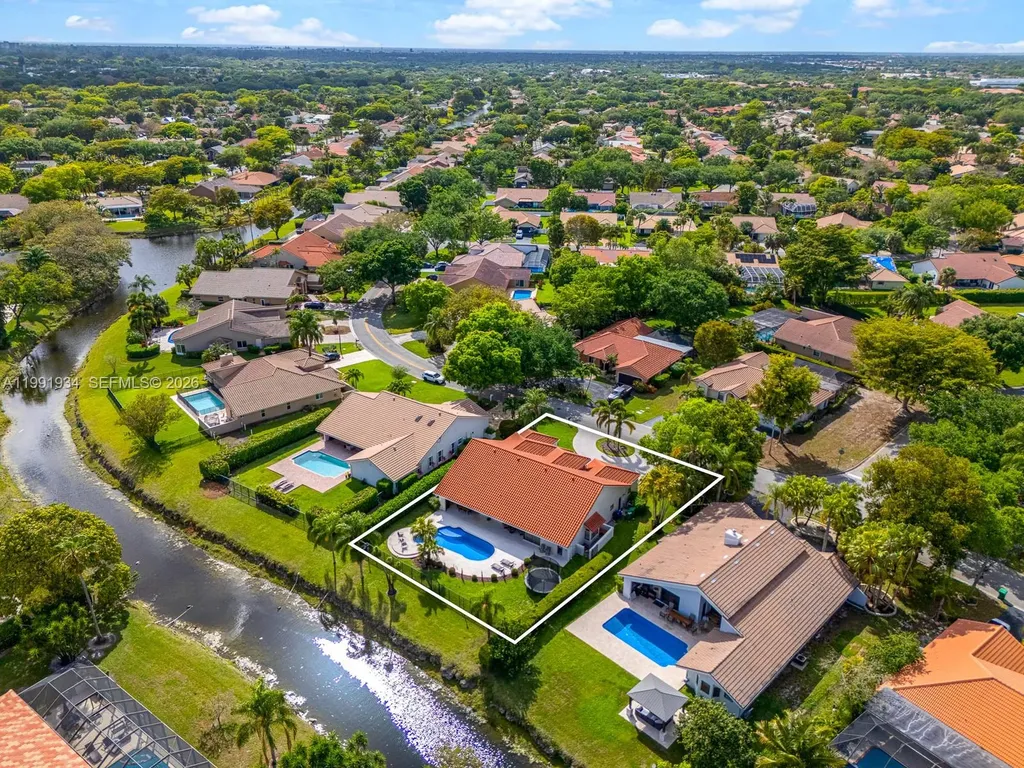 8412 NW 52nd Place Coral Springs FL 33067