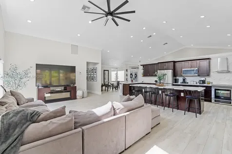 8412 NW 52nd Place Coral Springs FL 33067