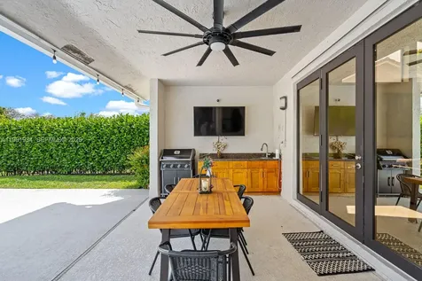 8412 NW 52nd Place Coral Springs FL 33067