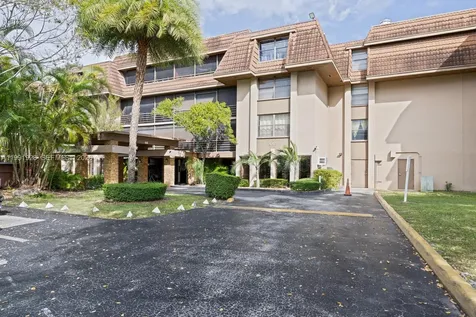665 NE 195th Street Miami FL 33179