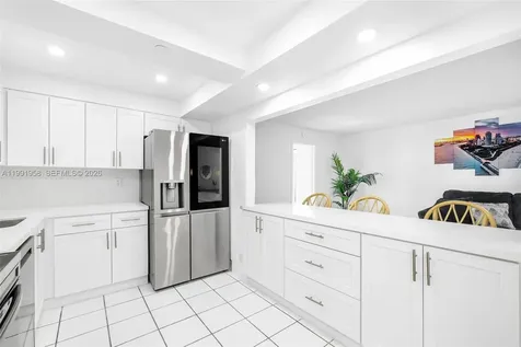 2401 Collins Avenue Miami Beach FL 33140