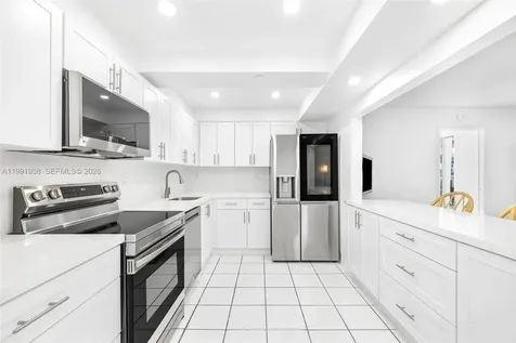 2401 Collins Avenue Miami Beach FL 33140