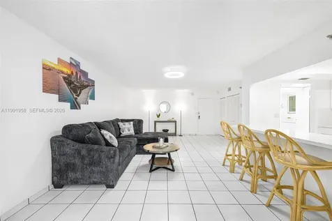 2401 Collins Avenue Miami Beach FL 33140